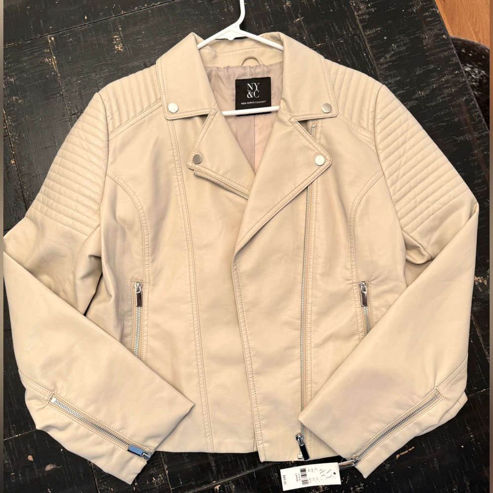 NWT: motorcycle jacket size large